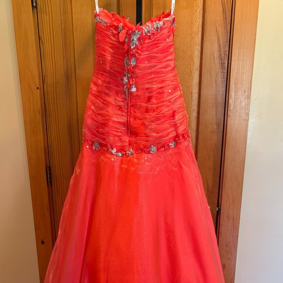 Tony Bowls Le Gala Strapless/One Shoulder/Or with Straps Formal/Prom Dress - Picture 5 of 16